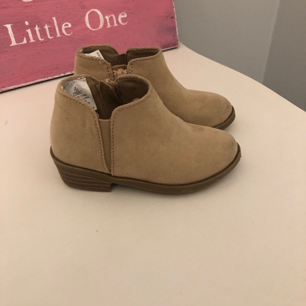 Of navy booties